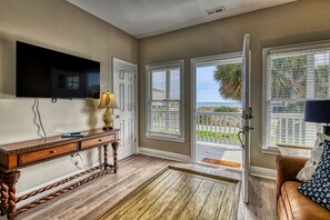 Stereo - Moonlighting Whole House - Eight Bedroom Eight Bath Home w/pool (Myrtle Beach)