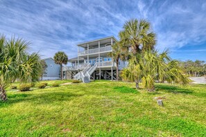 Exterior - Moonlighting Whole House - Eight Bedroom Eight Bath Home w/pool (Myrtle Beach)
