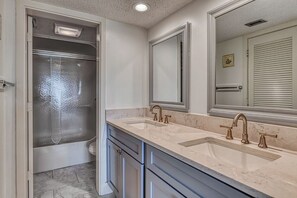 Shower, towels - Marlin Quay 202 - Two Bedroom, Two Bath Inlet/Channel Front Condo (Garden City Beach)