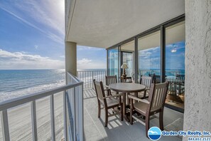Outdoor dining - One Ocean Place 804 - Spacious three-bedroom, three-bath oceanfront condo (Garden City Beach)
