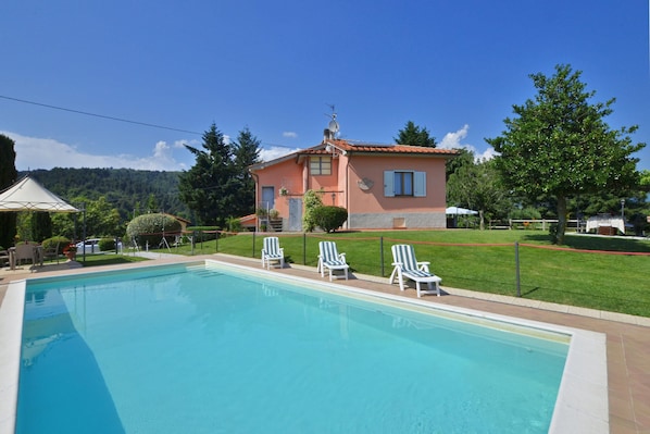 Family Villa, 6 Bedrooms, Mountainside (Villa Medicina) | Private pool