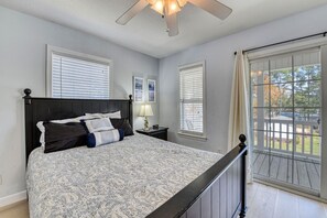 4 bedrooms, free WiFi, bed sheets - Z's Retreat - Four-bedroom, Three & 1/2 Bath Duplex with Private Pool (Garden City Beach)