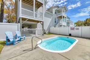 Pool - Z's Retreat - Four-bedroom, Three & 1/2 Bath Duplex with Private Pool (Garden City Beach)