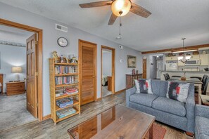 Living area - Sandy Shores II 218 - Two Bedroom, Two Bath Condo in Ocean View Complex (Garden City Beach)