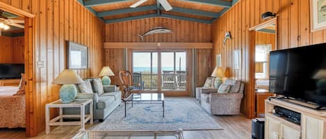 4 bedrooms, travel crib, free WiFi, bed sheets