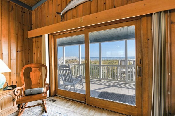 Interior - Sanderling - Quaint Oceanfront Four Bedroom, Two Bath Home in GCB (Garden City Beach)