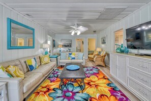 DVD player - Charming Coastal - 5 Bedroom, 4 Bath Beach House with Private Pool (Garden City Beach)