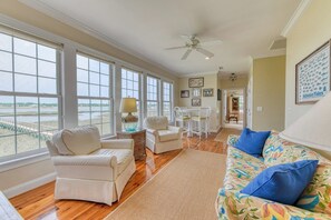 Fireplace, DVD player