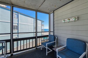 Interior - Sea Oaks 208, 2 Bedroom, 2 Bathroom, Ocean Side View, and a Community pool (Garden City Beach)