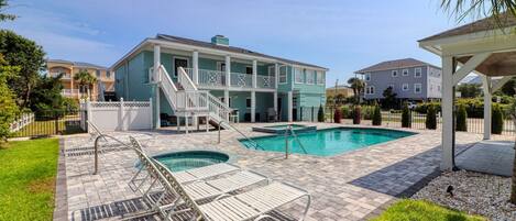 Een verwarmd zwembad