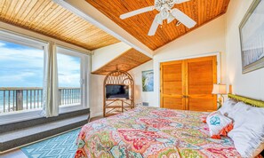 Room - Thomas House - Six Bedroom, Three Bath Oceanfront Home (Garden City Beach)
