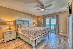 8 bedrooms, free WiFi, bed sheets