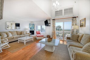 Fireplace, DVD player