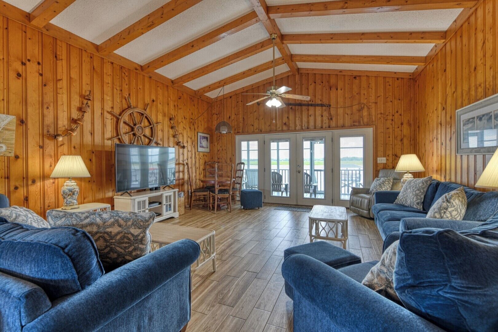 智能電視、DVD 播放機