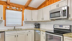 Coffee/tea maker, fridge, microwave, oven - La Haina Channel front home (Garden City Beach)