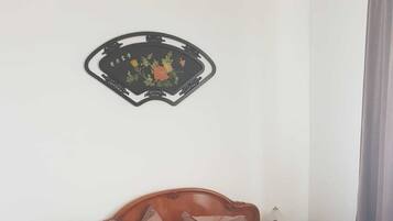 1 bedroom, desk, iron/ironing board, free WiFi