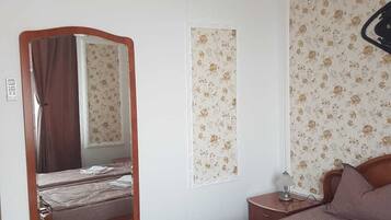 1 Schlafzimmer, Schreibtisch, Bügeleisen/Bügelbrett, kostenloses WLAN