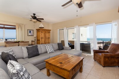 Casa de D'Angelo: Stunning ocean view from 4th floor with pool and hot tub