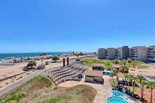 Casa de D'Angelo: Stunning ocean view from 4th floor with pool and hot tub