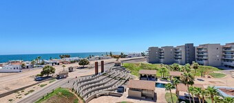 Casa de D'Angelo: Stunning ocean view from 4th floor with pool and hot tub