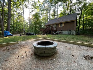 Property grounds - 3 Bedroom, 2 Bath Pet Friendly Rental with Sleeping for 10 People (Madison)