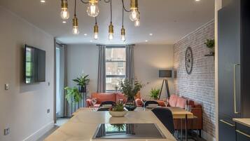 City Apartment, Ensuite, City View (Apt 4 - Minster view) | Interior