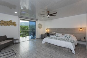 Premium Studio Suite | Free WiFi, bed sheets