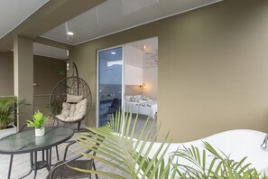 Premium Studio Suite | Free WiFi, bed sheets - Hotel Natural Hill's by H&R (Villeta)