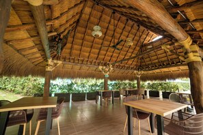 Restaurant - Hotel Natural Hill's by H&R (Villeta)