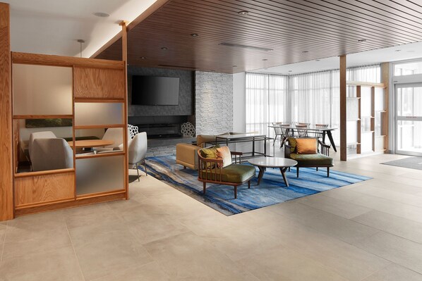 Lobby lounge - Fairfield Inn & Suites by Marriott Stony Creek (Stony Creek)