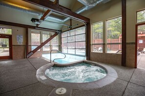 Relax by the pool with a hot tub and enjoy the views.