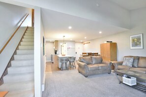 TV, fireplace, DVD player - Sundowner II Timberline Condo: Ski-In, Walk To Town (Breckenridge)