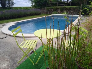 Outdoor pool - At the old well (Donzenac)