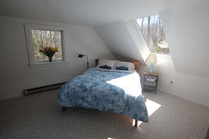 4 bedrooms, iron/ironing board, travel cot, free WiFi