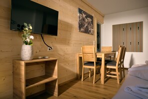 Dining - 1208 Good Times Apartment 8 (Gaschurn)