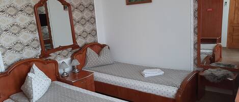 1 bedroom, desk, iron/ironing board, free WiFi