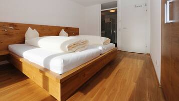 4 Schlafzimmer, Bügeleisen/Bügelbrett, kostenloses WLAN