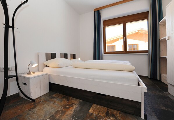 1 bedroom, iron/ironing board, free WiFi