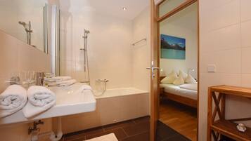 Badewanne, Haartrockner
