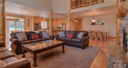 4 EnSuites, Spacious, Updated, A/C, Hot Tub,12 SHARC