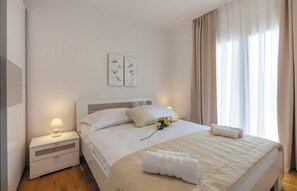 6 Schlafzimmer, Bügeleisen/Bügelbrett, WLAN, Bettwäsche