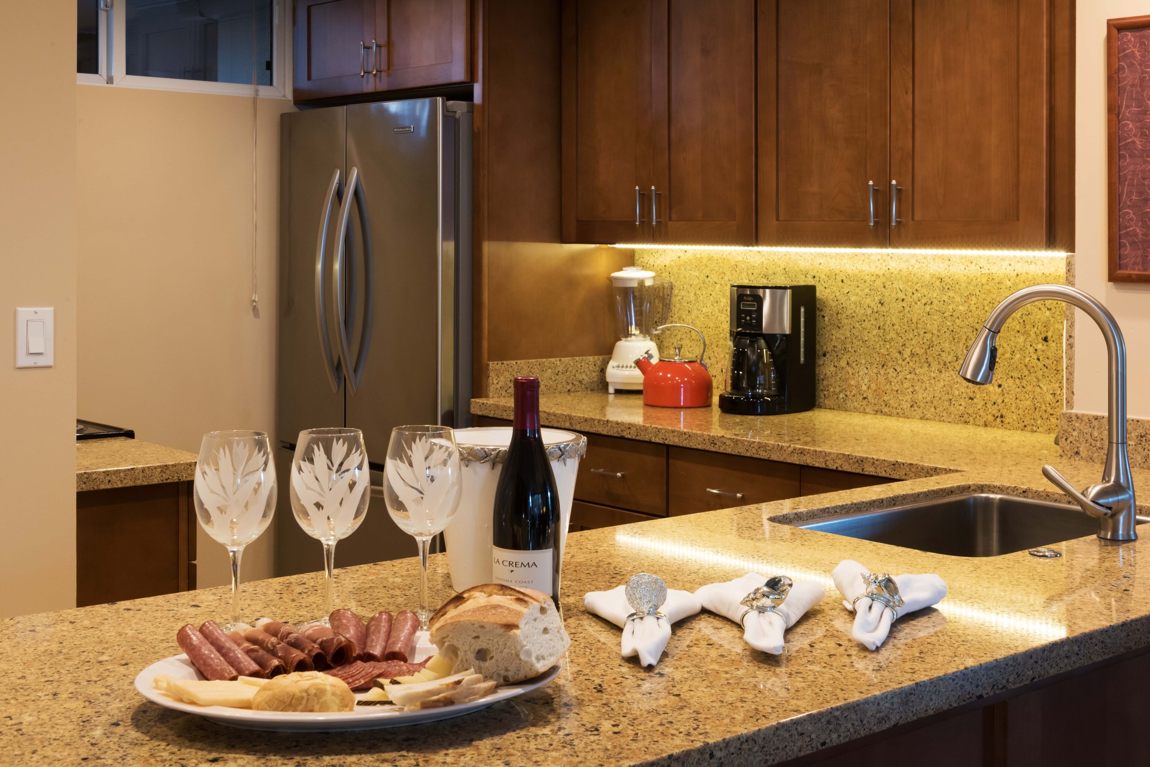 Condo, 1 quarto | Cozinha privada | Cafeteira/chaleira, geladeira, fogão, torradeira