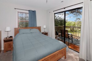 4 slaapkamers, een bureau, een strijkplank/strijkijzer, wifi