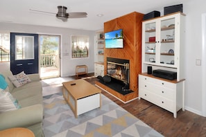 Fridge, microwave, oven, stovetop - Shady Grove - Water views, Fireplace! (Chincoteague Island)