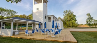 In the Heart of Beachwalk close to Pool & Tennis