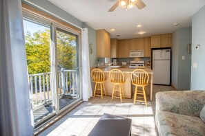 Interior - In the Heart of Beachwalk close to Pool & Tennis (Michigan City)