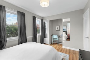 3 bedrooms, desk, iron/ironing board, free WiFi