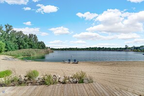 Beach nearby - Cozy cottage NOW available for short or long term rentals(seasonal) (Michigan City)