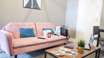 Rumah Bisnis | 3 kamar tidur, didekorasi berbeda-beda, dan tempat tidur bayi