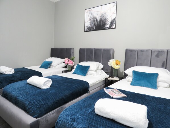 Business House | 3 bedrooms, individually decorated, travel cot, free WiFi